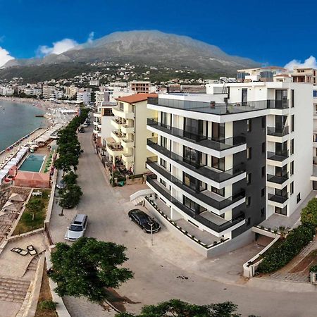 Kalamper Apartments Добра вода Екстериор снимка