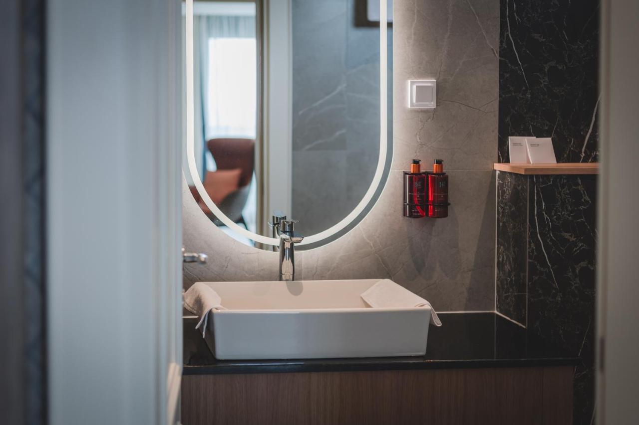 Kalamper Apartments Добра вода Екстериор снимка